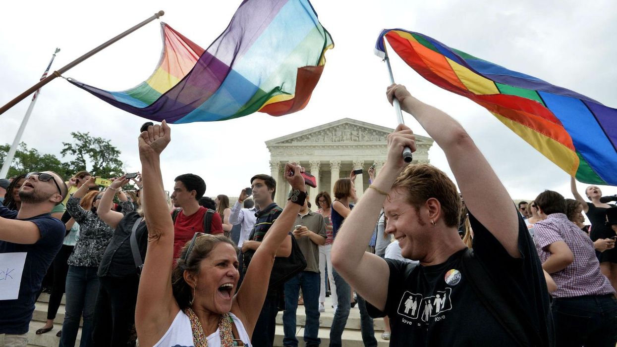 No, a rainbow didn't really appear above the White House after the gay marriage ruling