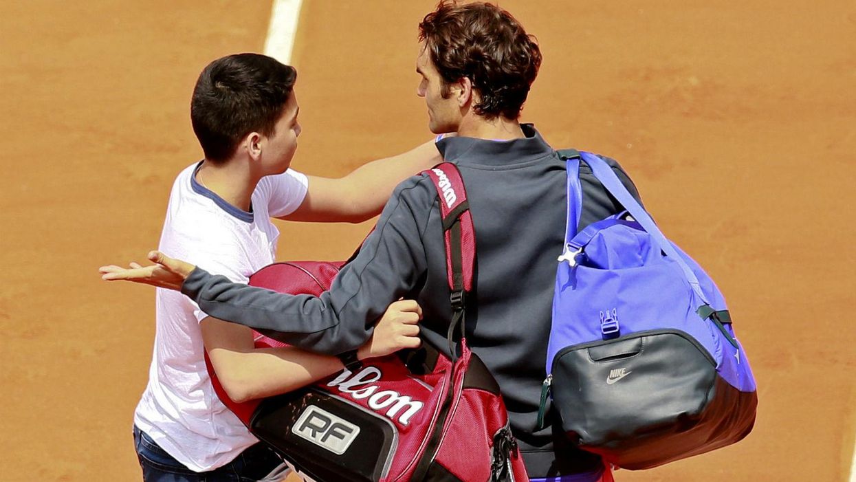 Why Roger Federer was really unhappy with this kid's selfie attempt