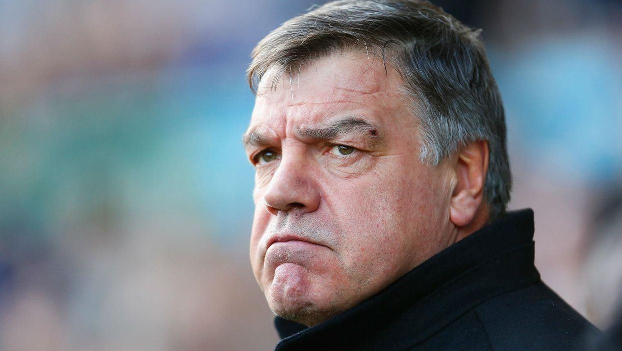 Did West Ham sack Sam Allardyce at half-time? Article on website appears to suggest they did