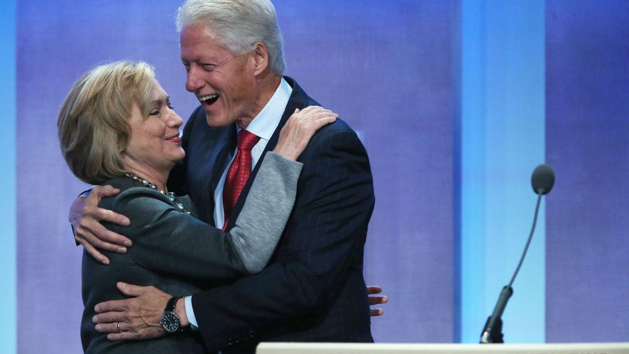 Does Barack Obama really only have $1,001 in savings while Hillary and Bill Clinton earned $30million in a year?