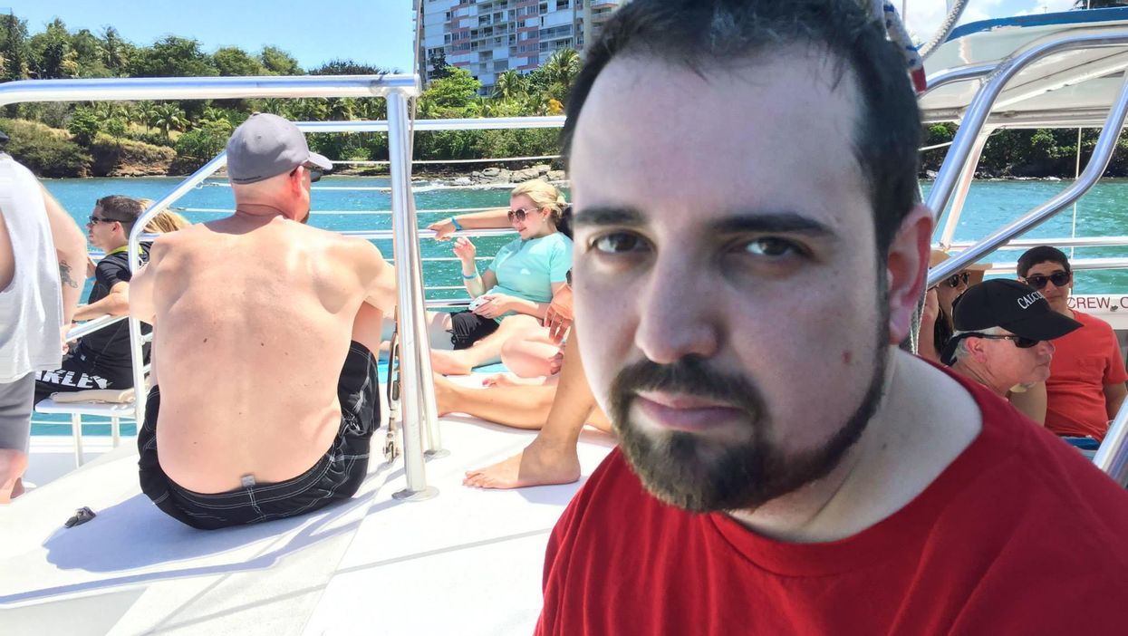 Miserable holiday man goes back with his family, creates wonderful before and after pictures