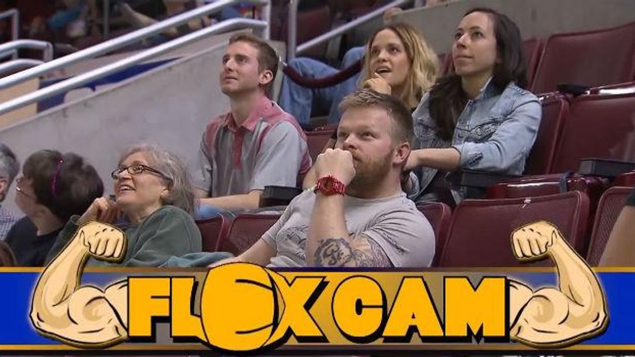 Woman totally upstages male fan on excellently-named flex cam