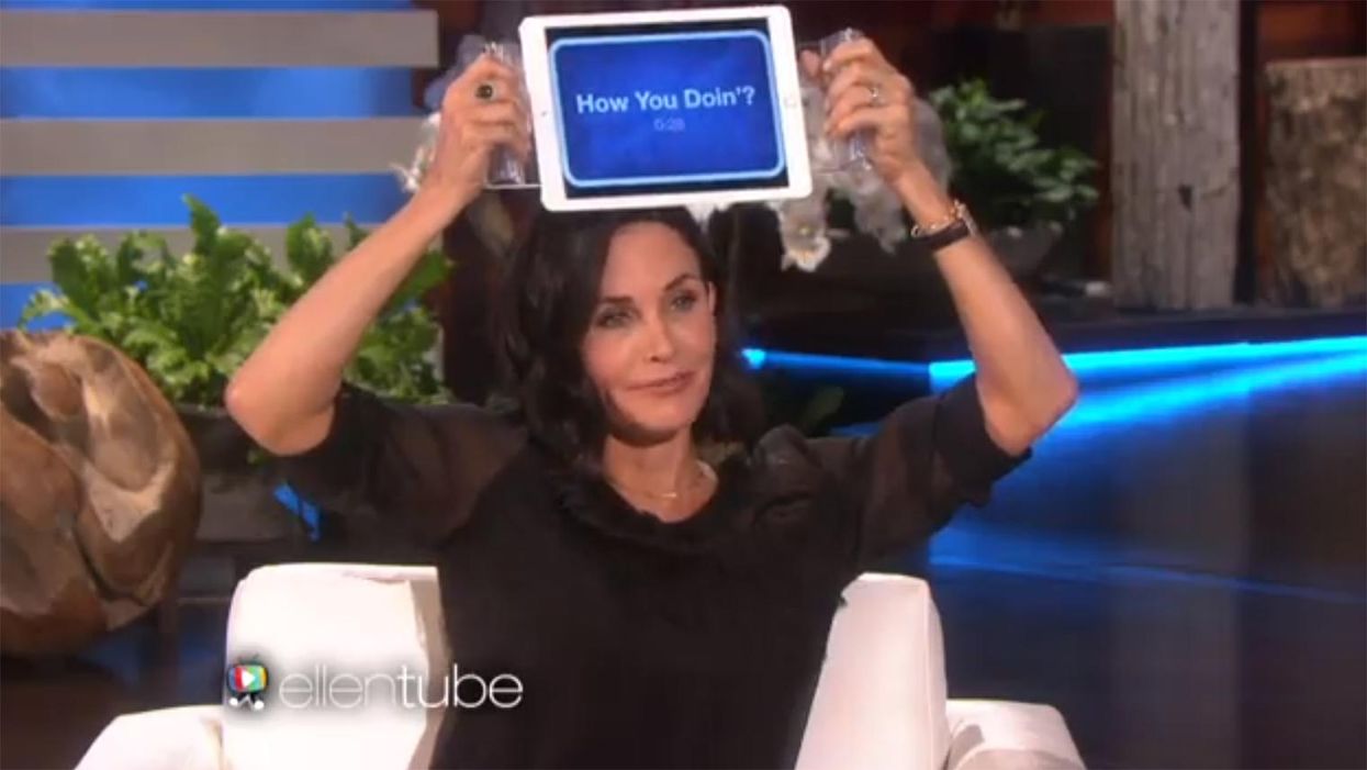 Here's Courteney Cox forgetting one of the most famous lines in Friends