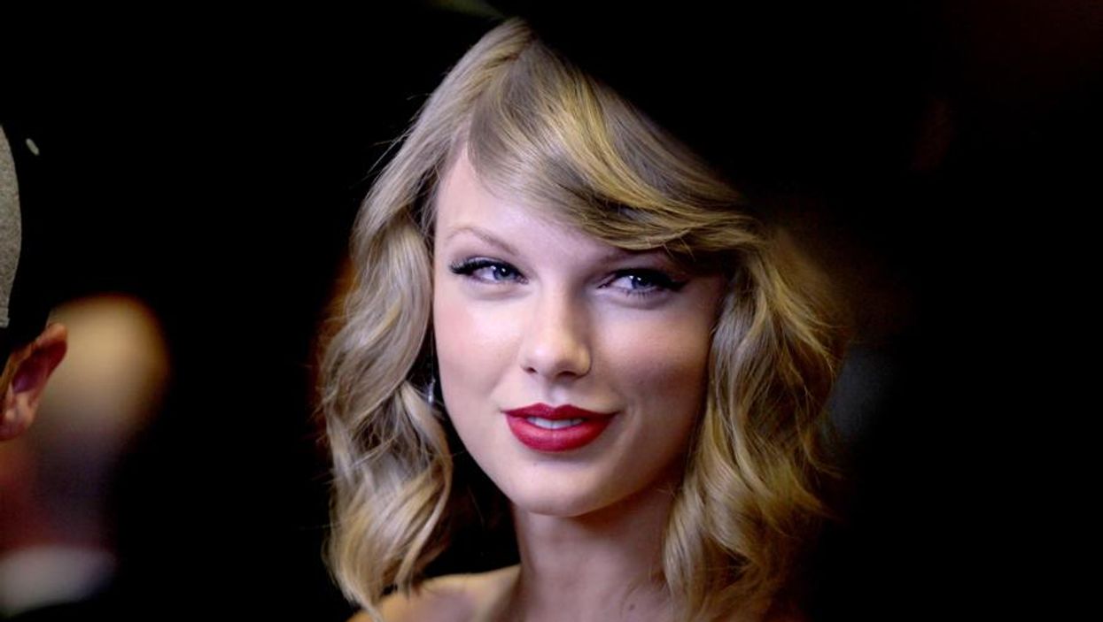 Taylor Swift sends heartfelt message to bullied fan