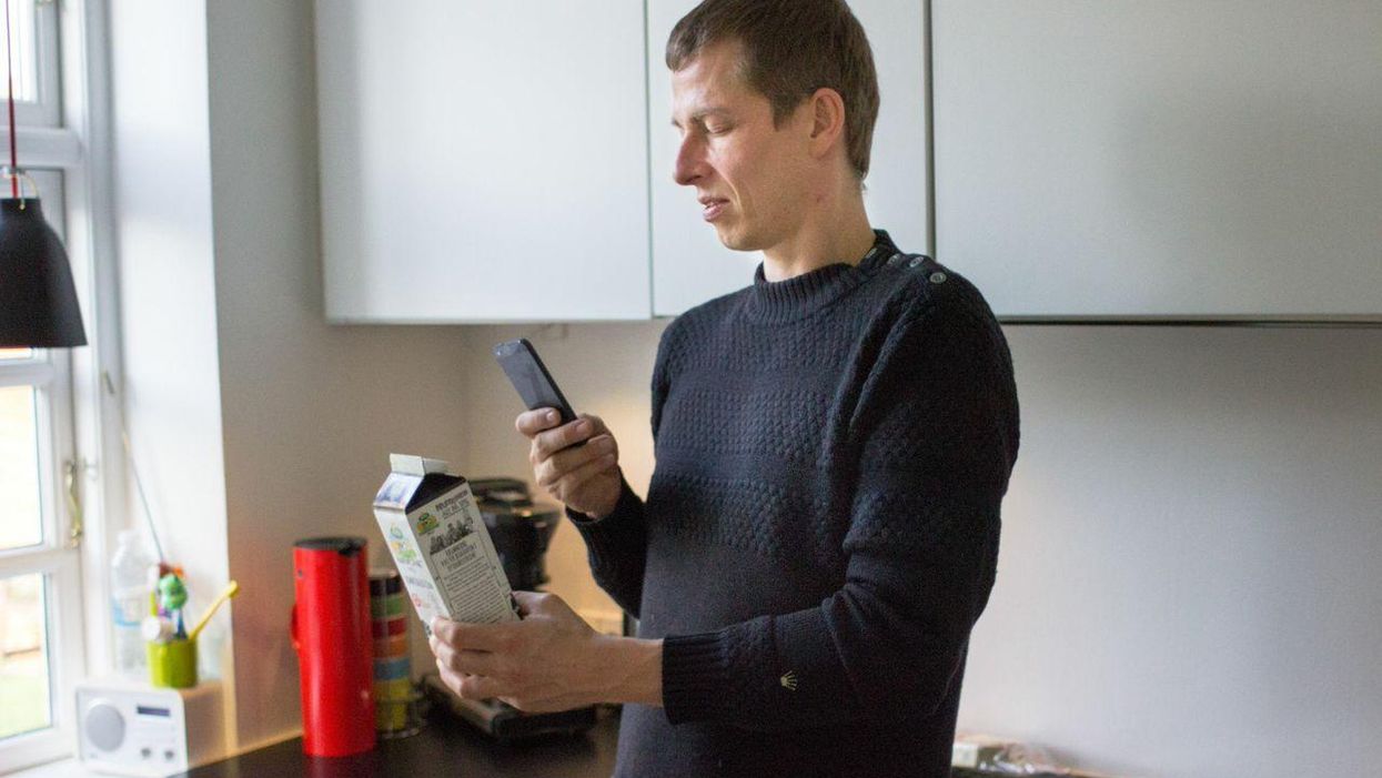 Volunteers on this app offer the use of their eyes to blind people