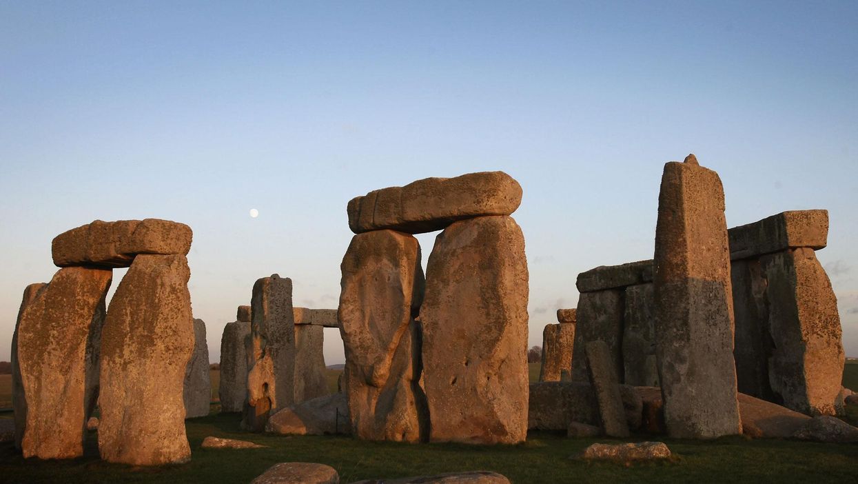 These are Chinese names for British tourist attractions