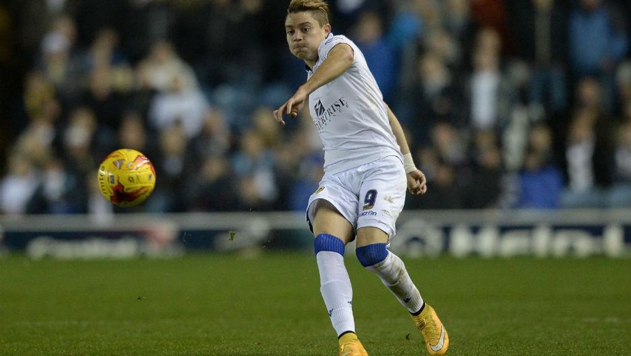 This footballer's dive still looks ridiculous even after watching it 15 times
