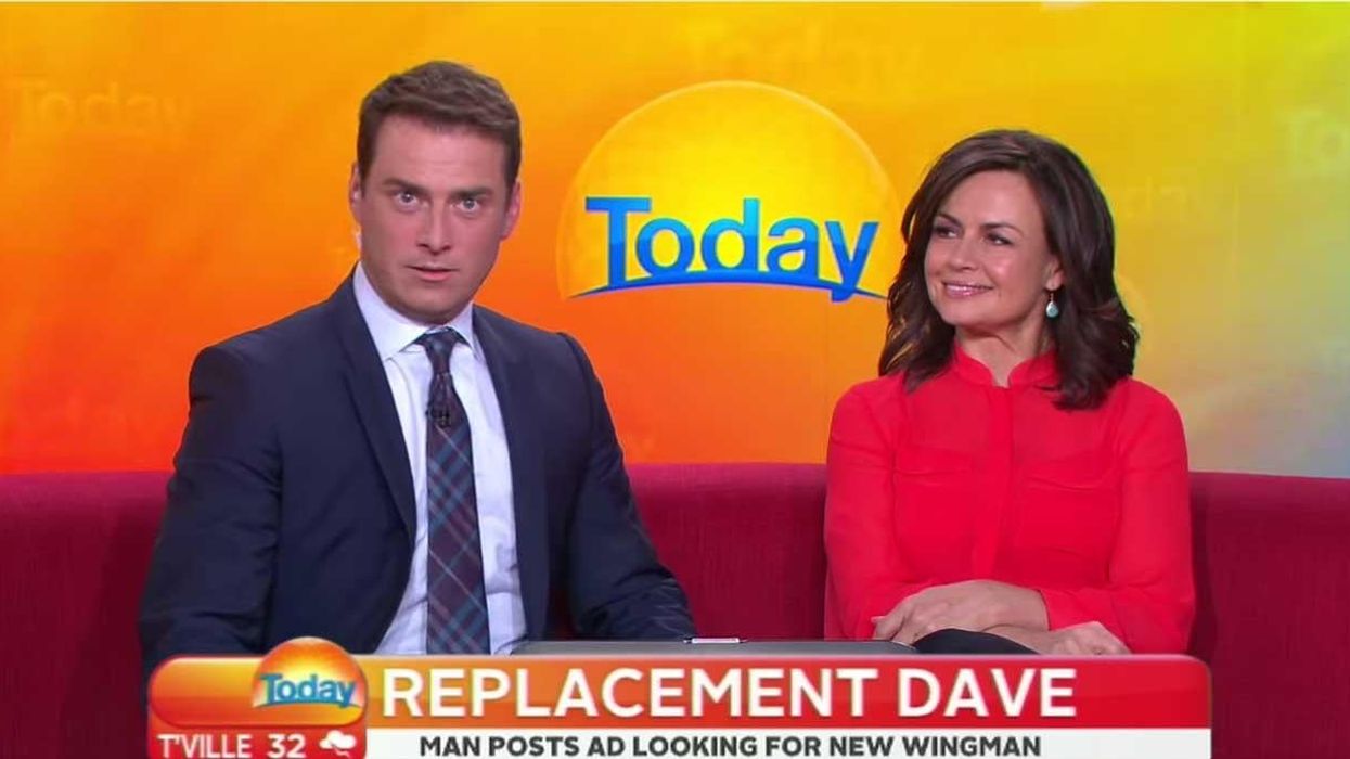 Male TV host wears the same suit every day for a year, no one notices