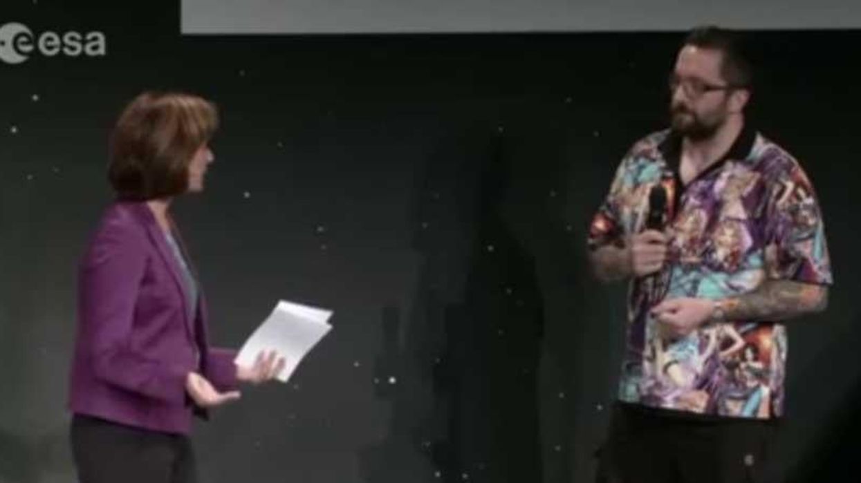 Rosetta scientist apologises over *that* shirt