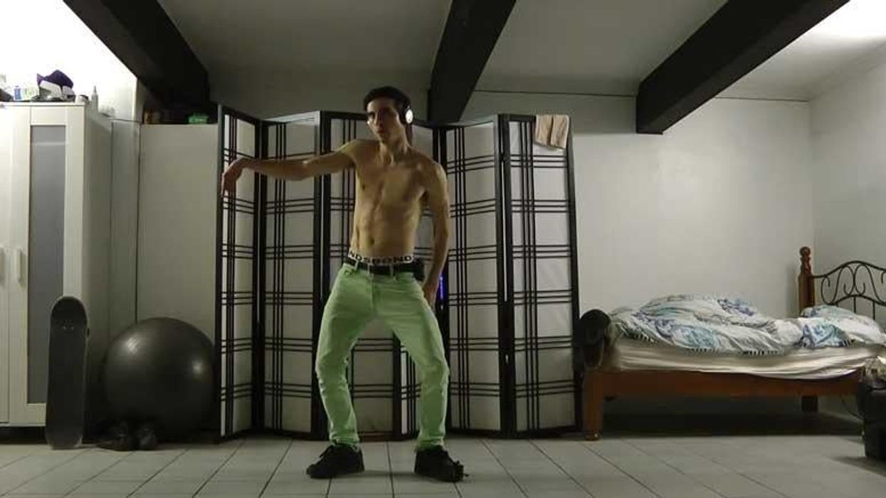 This 60 frames per second video of a man dancing is mesmerising