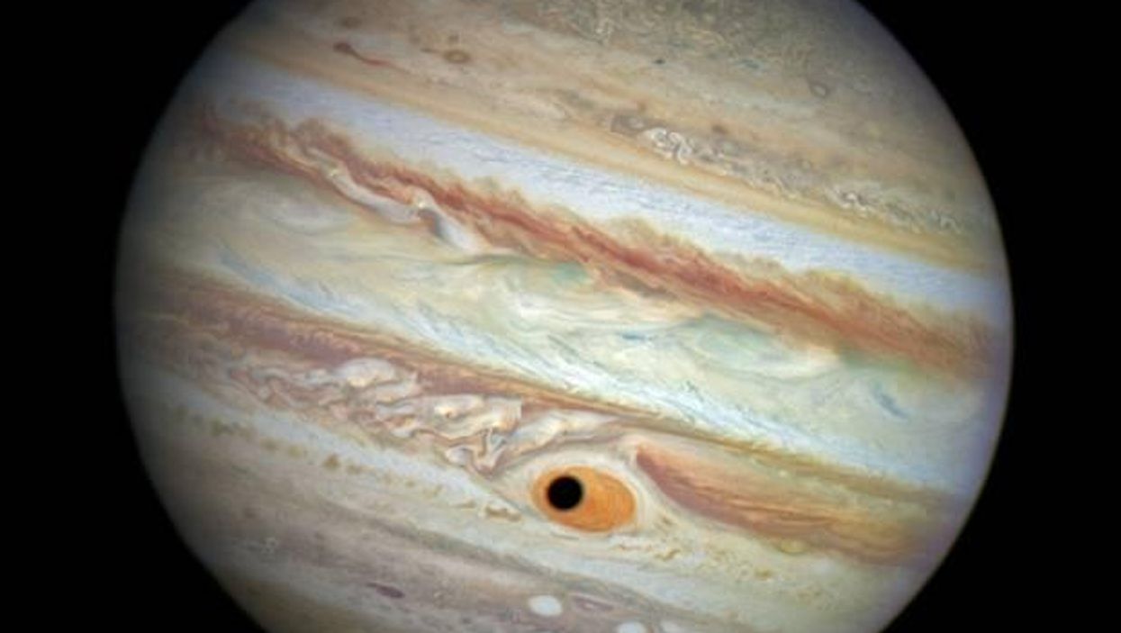 This is why it looks like there's a giant eye on Jupiter