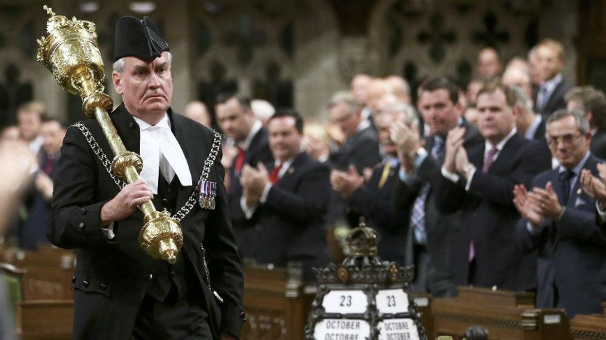 Standing ovation for ceremonial official who shot parliament gunman