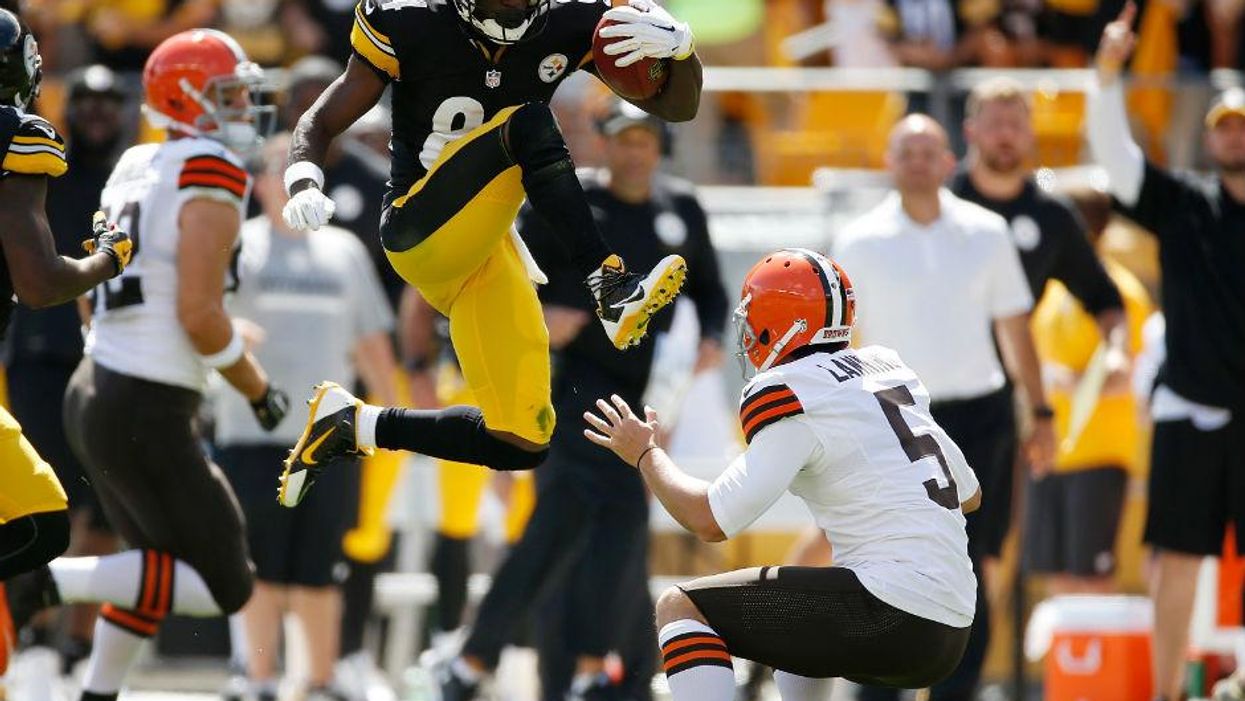 Video: Is this sort of thing really allowed in American football?