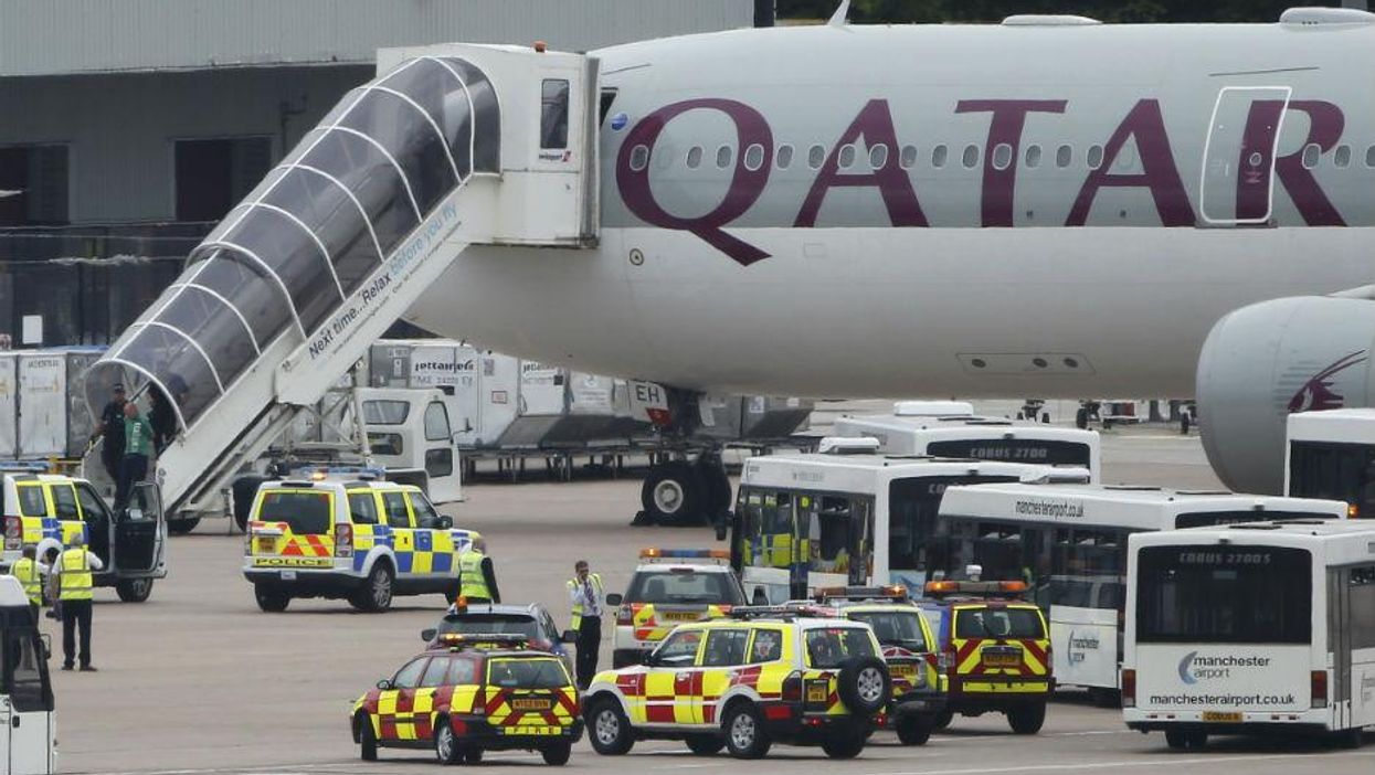 Qatar Airways passengers only informed of 'bomb threat' via Twitter