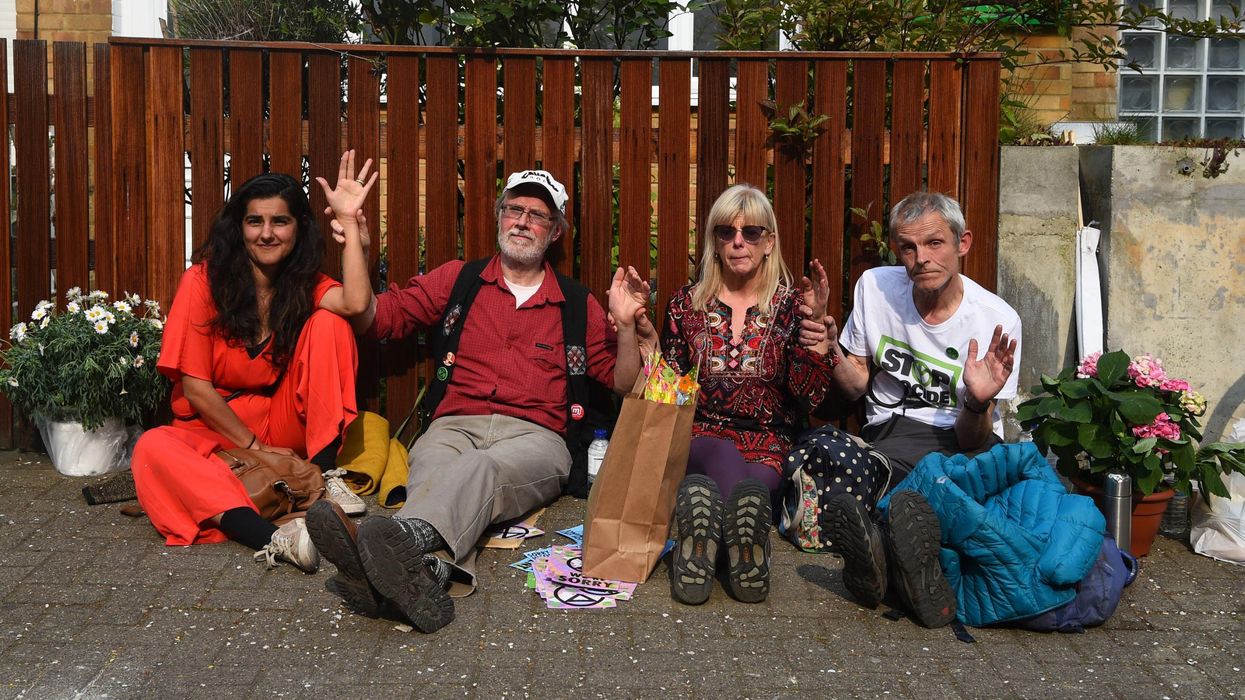 Extinction Rebellion protest outside Jeremy Corbyn's house ends in most British way possible