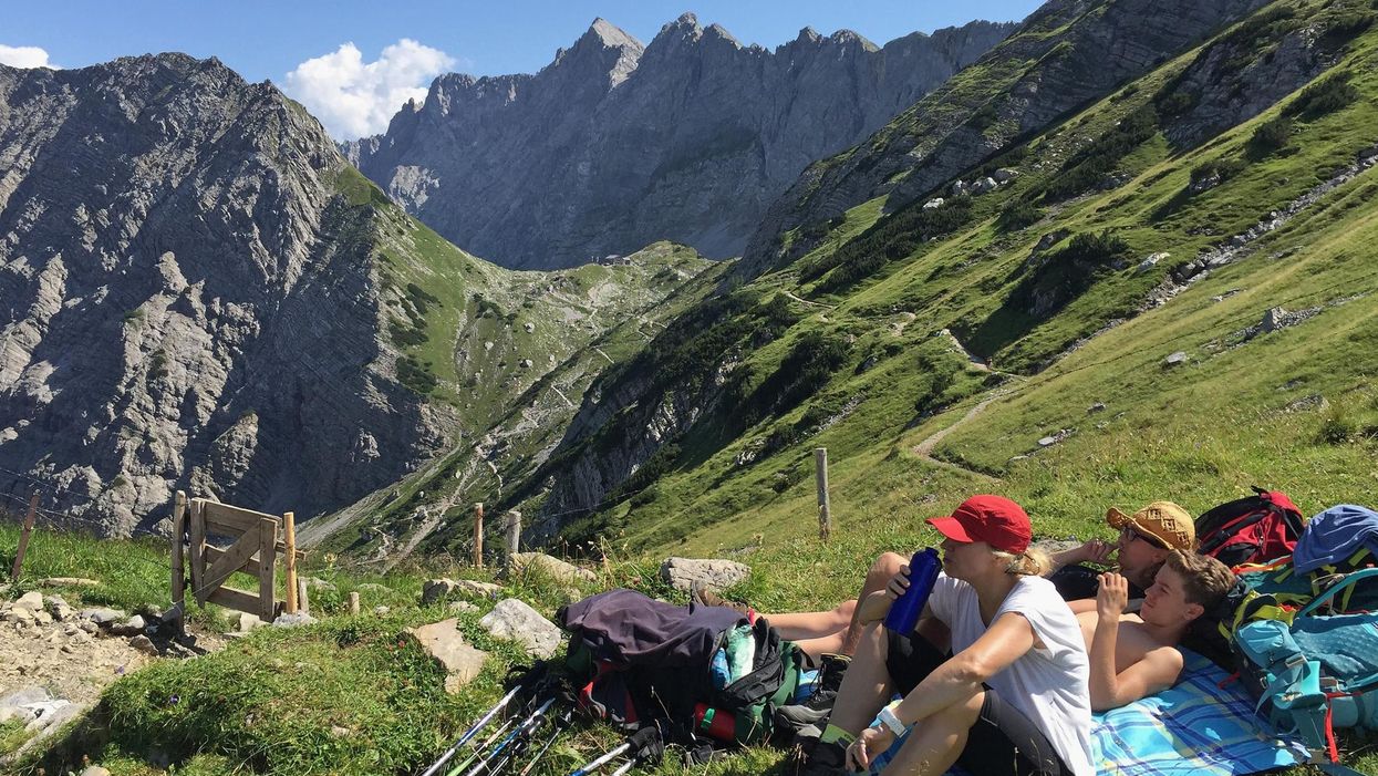 10 tips for budget travel from the man who’s been to every country in the world