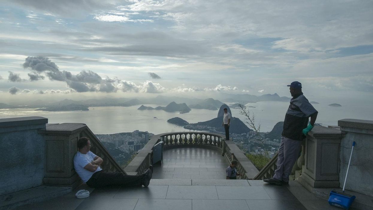 Oliver Curtis: The photographer who turns his back on the world's most famous landmarks