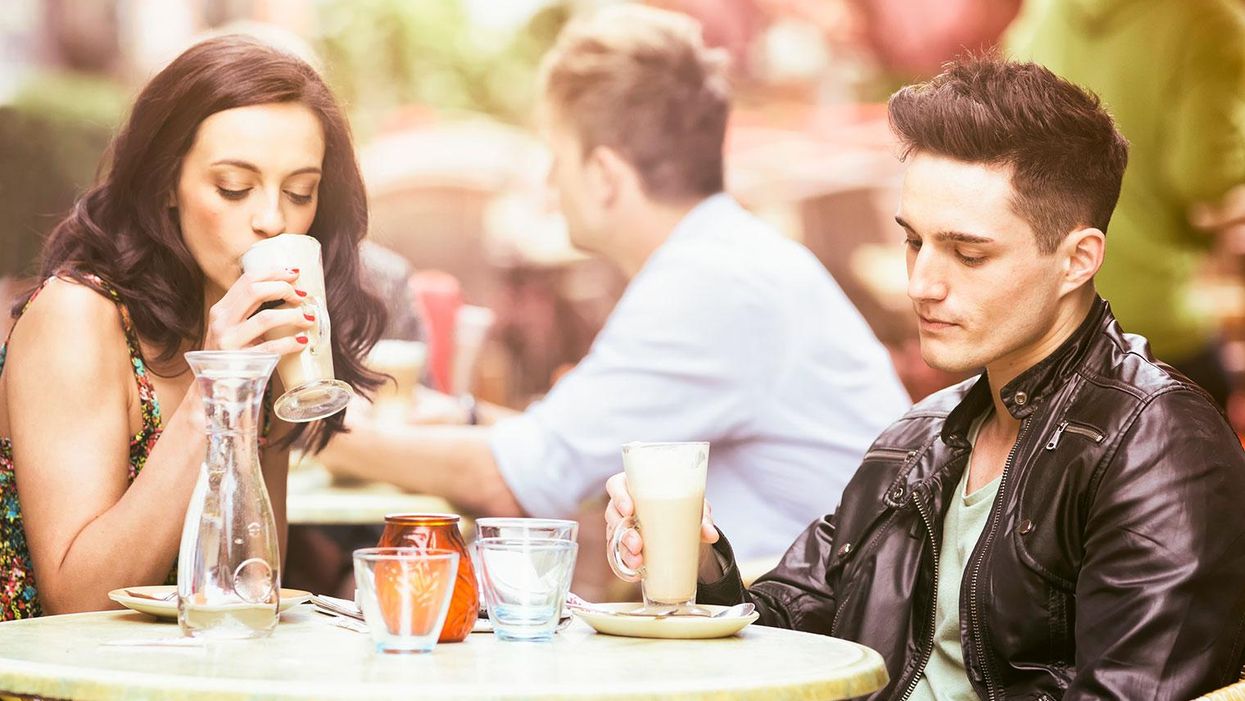 Four subtle signs someone is uncomfortable with you