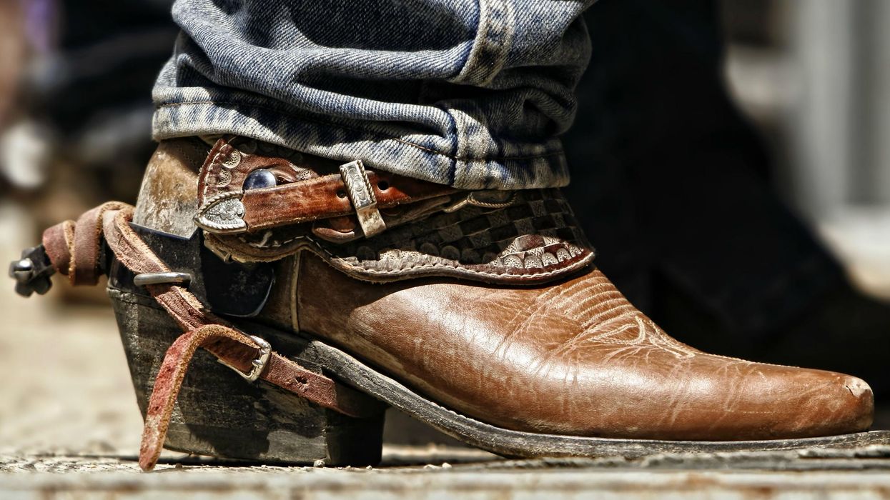 Six white students at Alabama high school share picture of them standing on black student