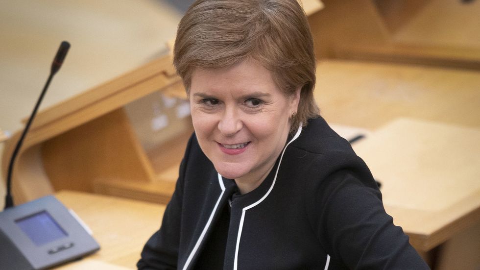 Nicola Sturgeon wins vote of no confidence