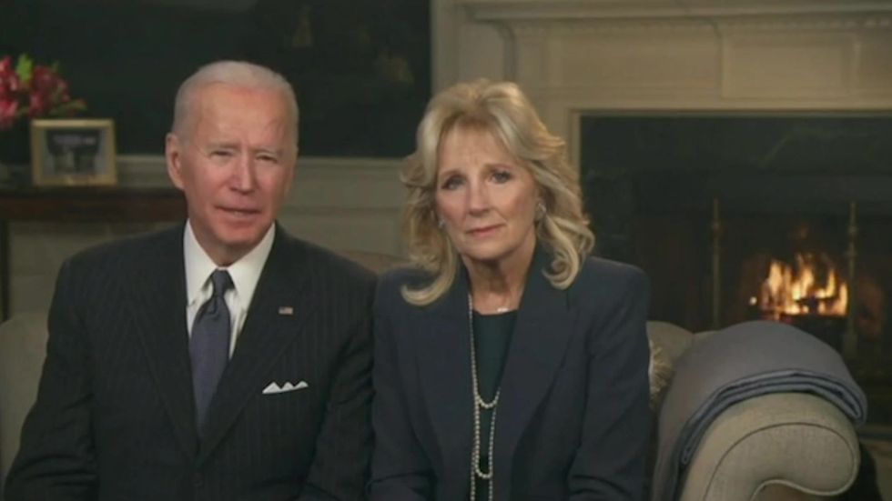 Biden's minute of silence is booed by crowd