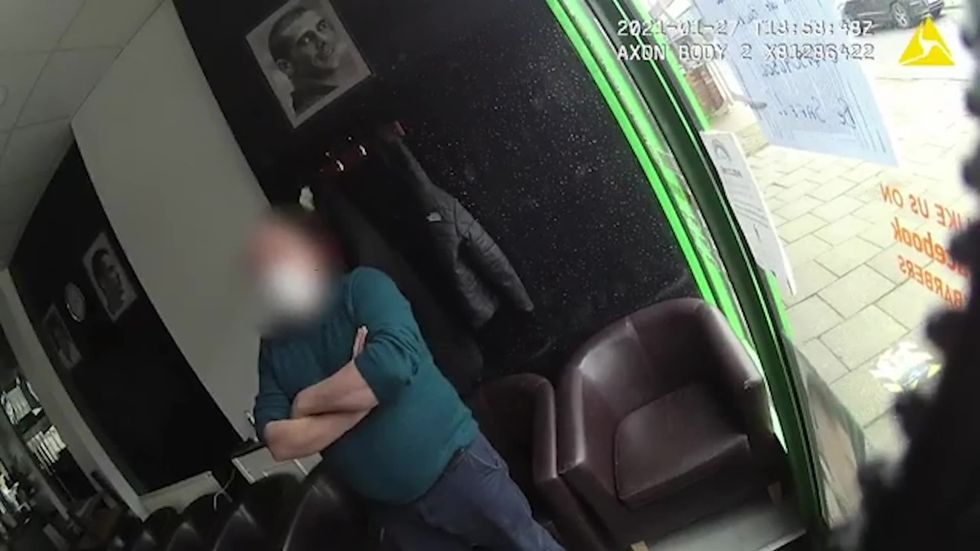 Barber denies lockdown haircuts - then customer arrives