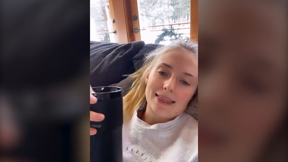 Sophie Turner says she wore a mask while giving birth in Insta PSA