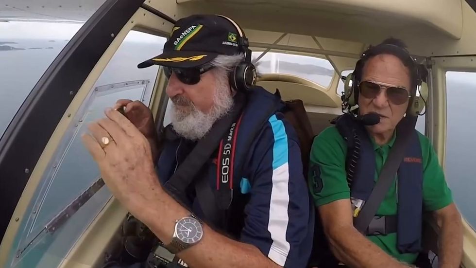 iPhone captures 2,000ft fall from plane