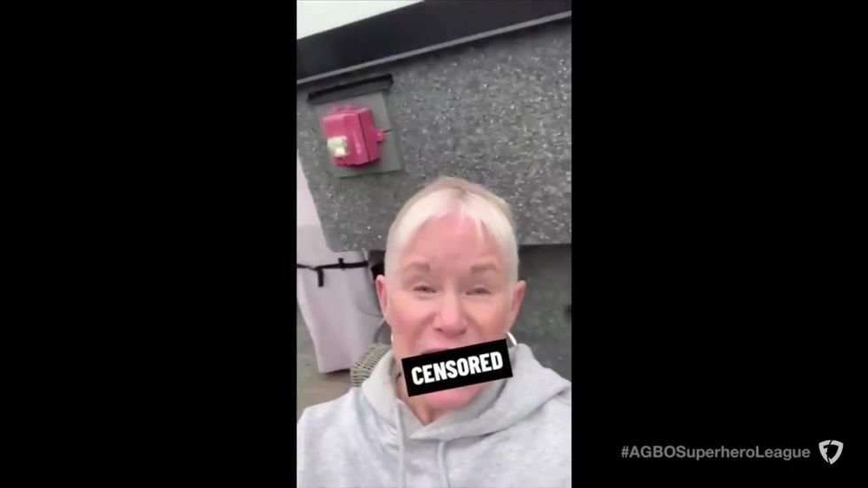 Ryan Reynolds’ mother lays into Chris Hemsworth