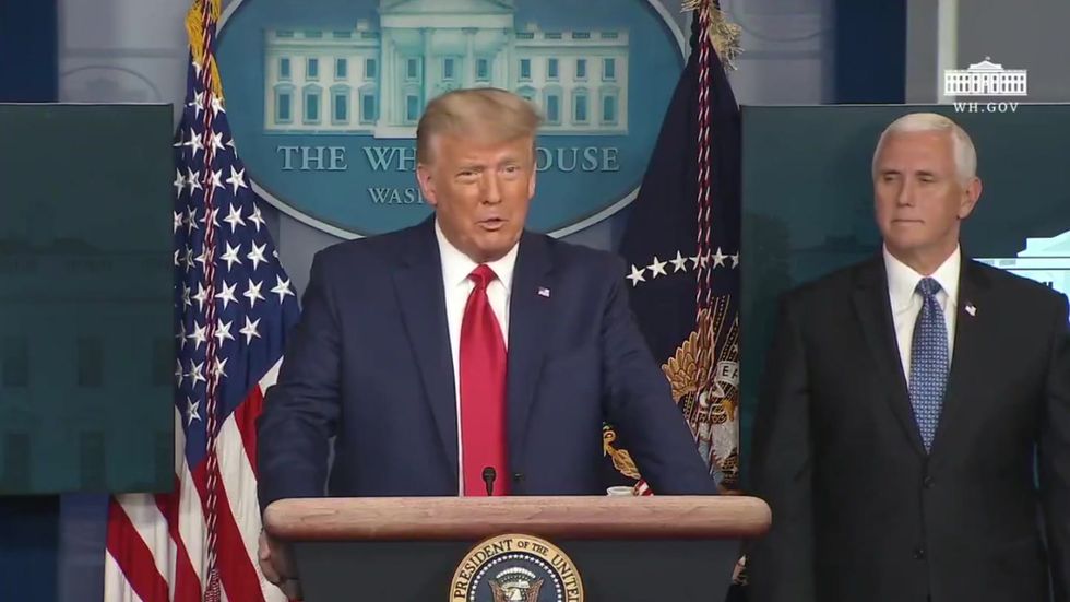 Trump attends minute-long briefing to celebrate stock market surpassing 30000
