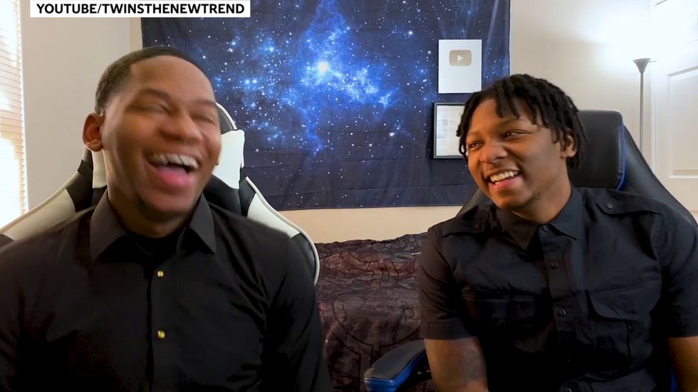 Obama surprises TwinsTheNewTrend via videolink