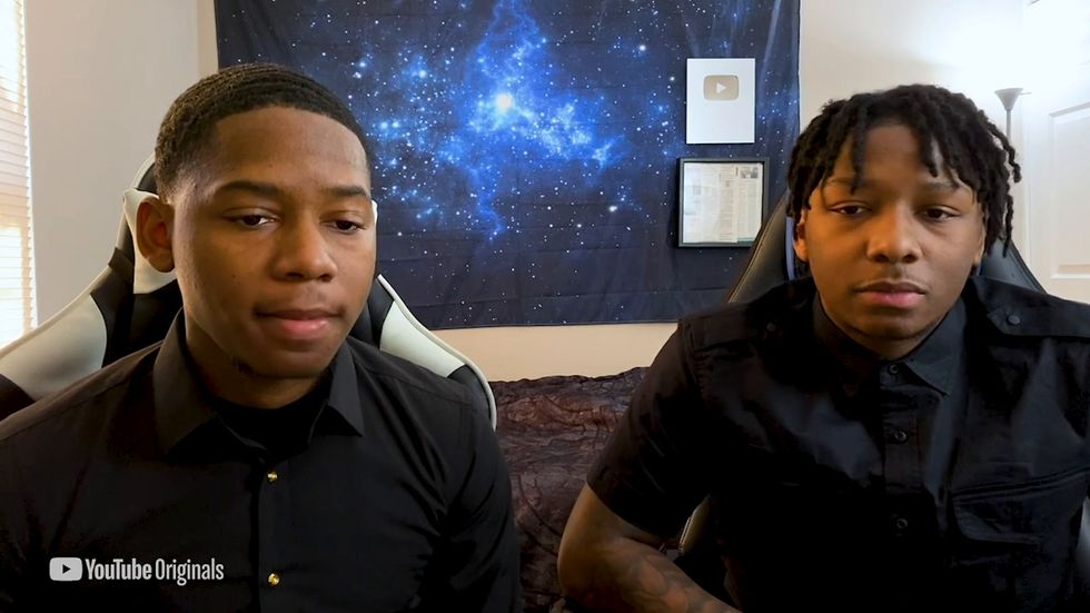 Obama surprises YouTube music twins