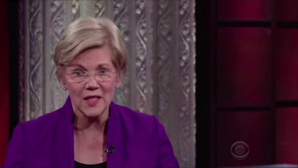 Elizabeth Warren calls Trump a 'two-bit dictator'