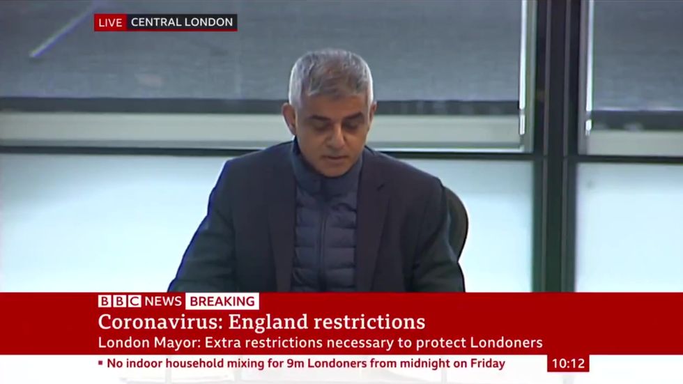 Sadiq Kahn wears gilet in City Hall apparently due to lack of heating