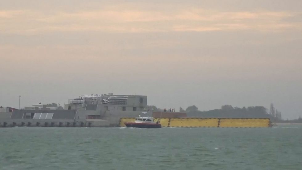 Venice installs underwater barriers fearing high tides