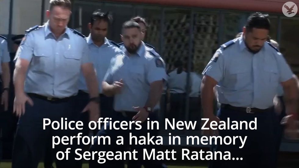 New Zealand officers perform haka in memory of sergeant shot dead in London