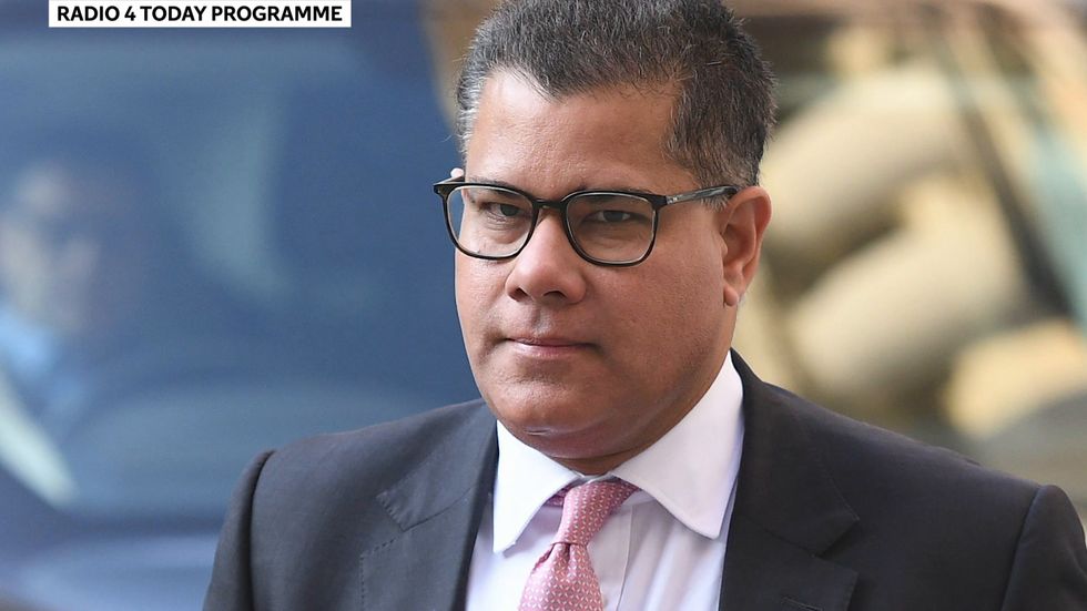 Ministers suggests media to blame for Boris Johnson mistake over Covid rule