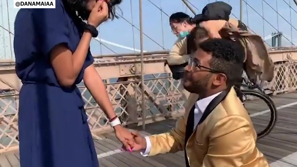 Brooklyn bridge proposal goes wrong