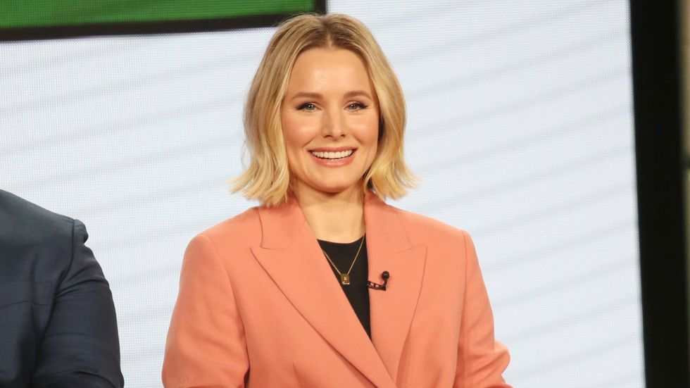 Kristen Bell explains why her daughters were drinking non-alcoholic beer during Zoom class