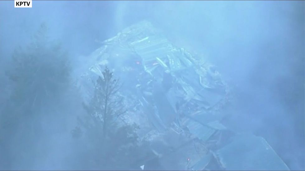 Emergency crews battle wildfires in Washington County, Oregon