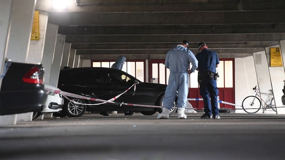 Three teenagers hurt in north London shooting