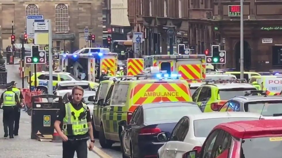 Glasgow: Armed police shut down city centre after 'serious' incident