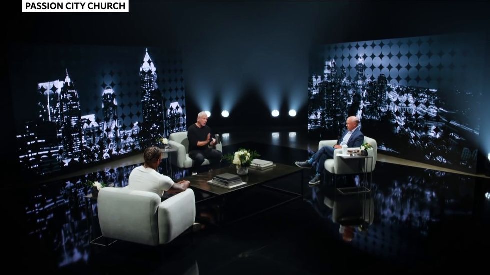 Pastor rebrands 'white privilege' as 'white blessing' during discussion on slavery