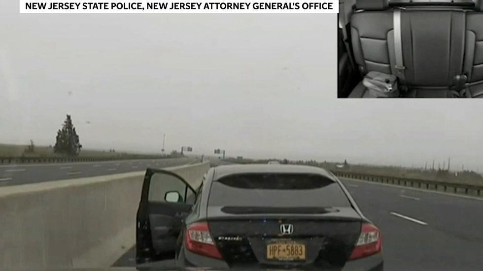 Dashcam footage shows fatal officer-involved shooting of black man during N.J. traffic stop.mp4