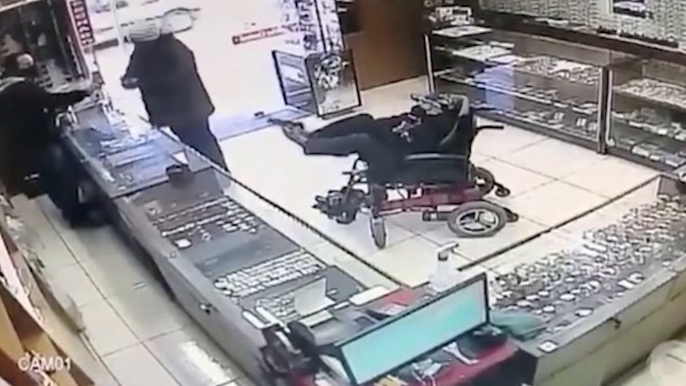 Paralyzed deaf-mute teenager attempts to rob a jewellery shop in Brazil with a gun held with his feet