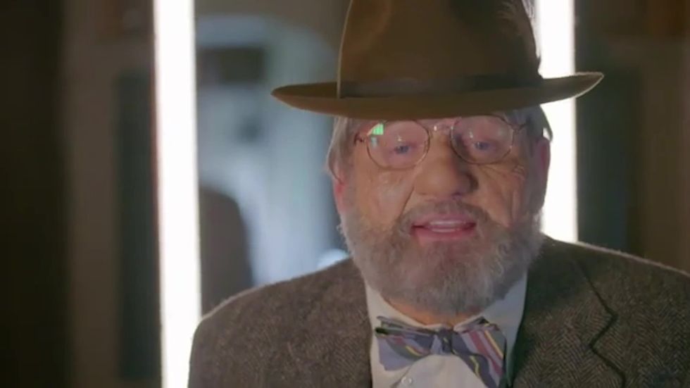 Gordon Ramsey disguises himself as an elderly librarian