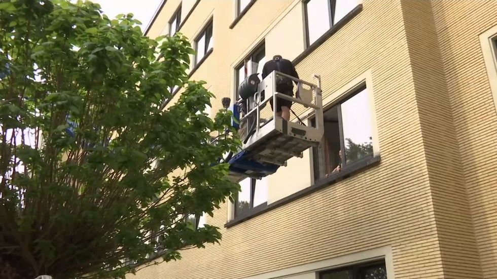 'Uplifting idea' sees cranes used to reunite families in lockdown