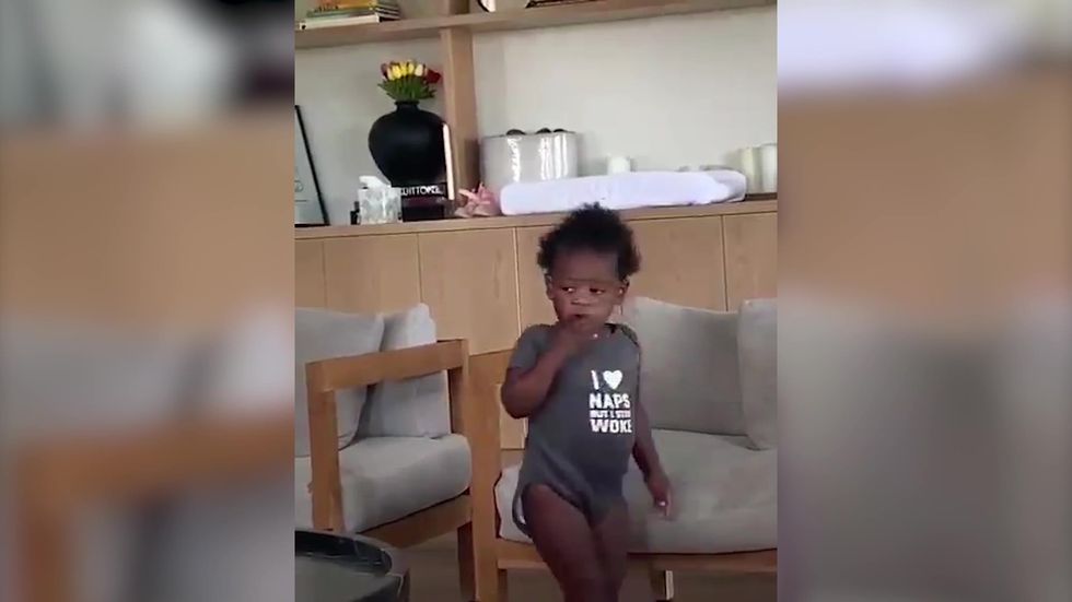 Gabrielle Union's daughter hilariously fails at Fruit Snack Challenge