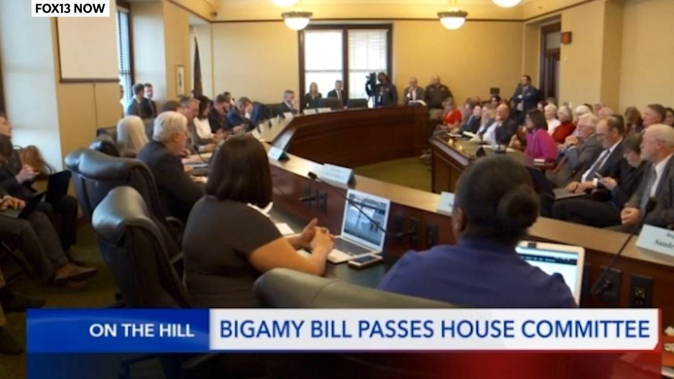 Utah moves to decriminalise polygamy