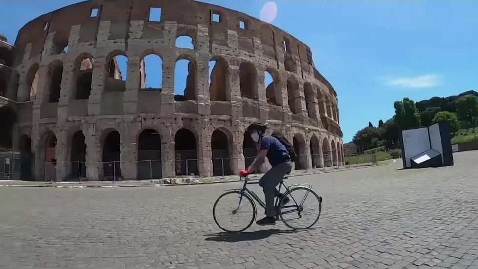 Rome introduces 93 miles of emergency bike lanes to give commuters chance to travel safely